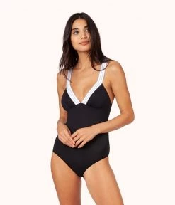 Wearlively Categories The All-Day Plunge Bodysuit: Jet Black