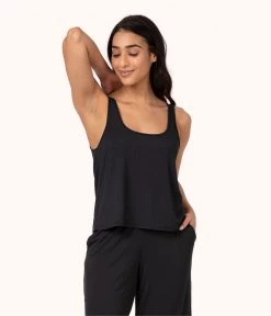 Wearlively The All-Day Scoop Tank: Jet Black Categories