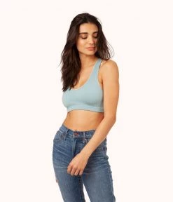 Wearlively The Seamless Racerback Bralette: Sky Blue
