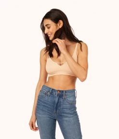 Wearlively Bras The Skinny-Strap Seamless Bralette: Toasted Almond