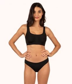 Wearlively The Sleek Scoop Bralette: Jet Black Bras