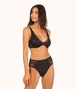 Wearlively Bras The Smooth Lace Plunge Bra: Jet Black