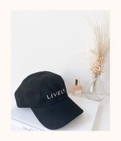 Wearlively The It-Girl Hat: Jet Black