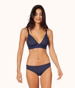 Wearlively The Crochet Lace Bralette: Navy