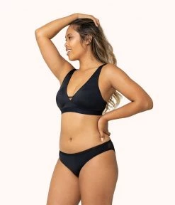Wearlively The Eco Deep V Bralette: Jet Black