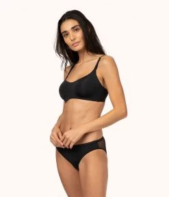 Wearlively The No-Wire Balconette Bra: Jet Black