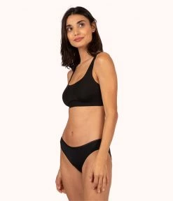 Wearlively The Sleek Scoop Bralette: Jet Black Bras