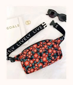 Wearlively The Crew Fanny Pack: Poppy Floral