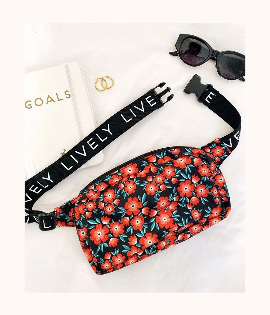 Wearlively The Crew Fanny Pack: Poppy Floral 4 Wearlively The Crew Fanny Pack: Poppy Floral