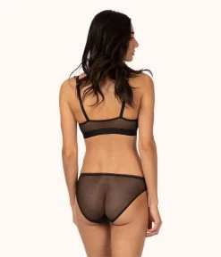 Wearlively The Front Close No-Wire Bra: Jet Black Bras