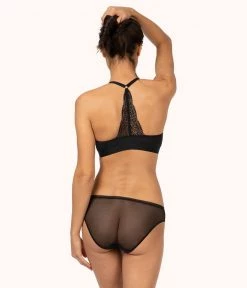 Wearlively The Front Close T-Shirt Bra: Jet Black Bras 9 Wearlively The Front Close T-Shirt Bra: Jet Black Bras