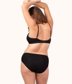 Wearlively Bras The Ribbed Busty Bralette: Jet Black