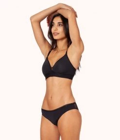 Wearlively The Spacer Bra Bundle: Jet Black/Smoke 7 Wearlively The Spacer Bra Bundle: Jet Black/Smoke