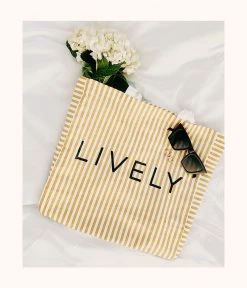 Wearlively The Gold Stripe Tote: Gold Stripe/White