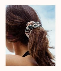 Wearlively The All. You. Scrunchie: Fresh Palm Print