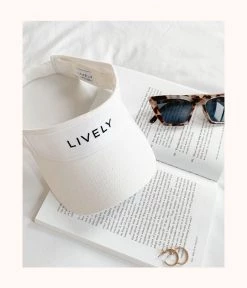Wearlively The LIVELY Crew Visor: White Categories