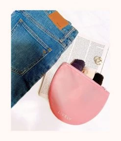 LIVELY The Crescent Zip Pouch: Pink Categories