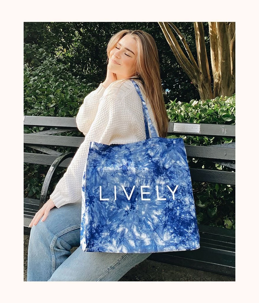 Wearlively The Tie Dye Tote: Blue Tie Dye 5 Wearlively The Tie Dye Tote: Blue Tie Dye