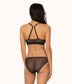 Wearlively The Front Close No-Wire Bra: Jet Black Bras