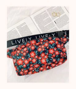 Wearlively The Crew Fanny Pack: Poppy Floral 10 Wearlively The Crew Fanny Pack: Poppy Floral