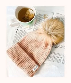 Wearlively The It-Girl Pom Beanie: Dusty Pink