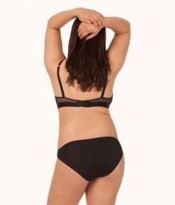 Wearlively Bras The All-Day Deep V No-Wire: Jet Black