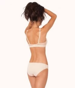 Wearlively The All-Day Deep V No-Wire: Toasted Almond Bras