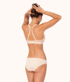 Wearlively The All-Day Deep V No-Wire: Toasted Almond Bras