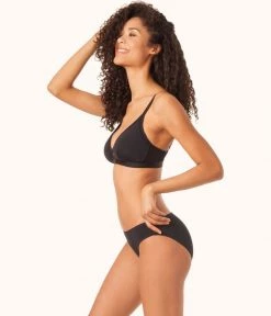 Wearlively The Busty Bralette: Jet Black