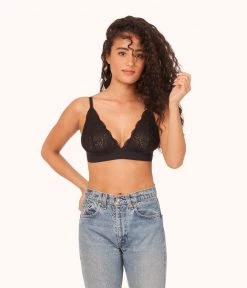 Wearlively The Long-Lined Lace Bralette: Jet Black