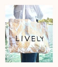 Wearlively The Gold Palm Tote: Gold Palm Print Categories